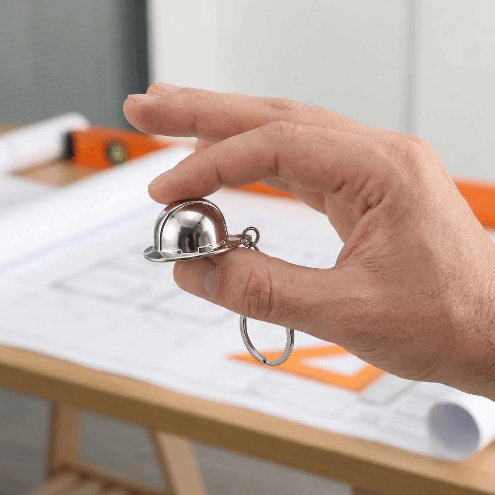 Lustiger Schutzhelm-Schlüssela – Heavy Equipment Keychain Bewertung und Preis